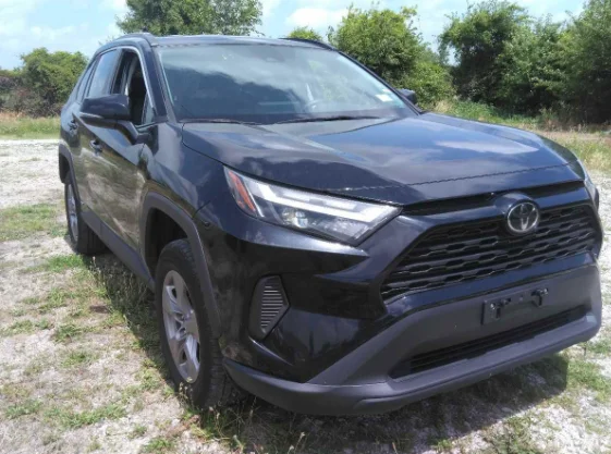 Used 2025 Black Toyota XLE image 1