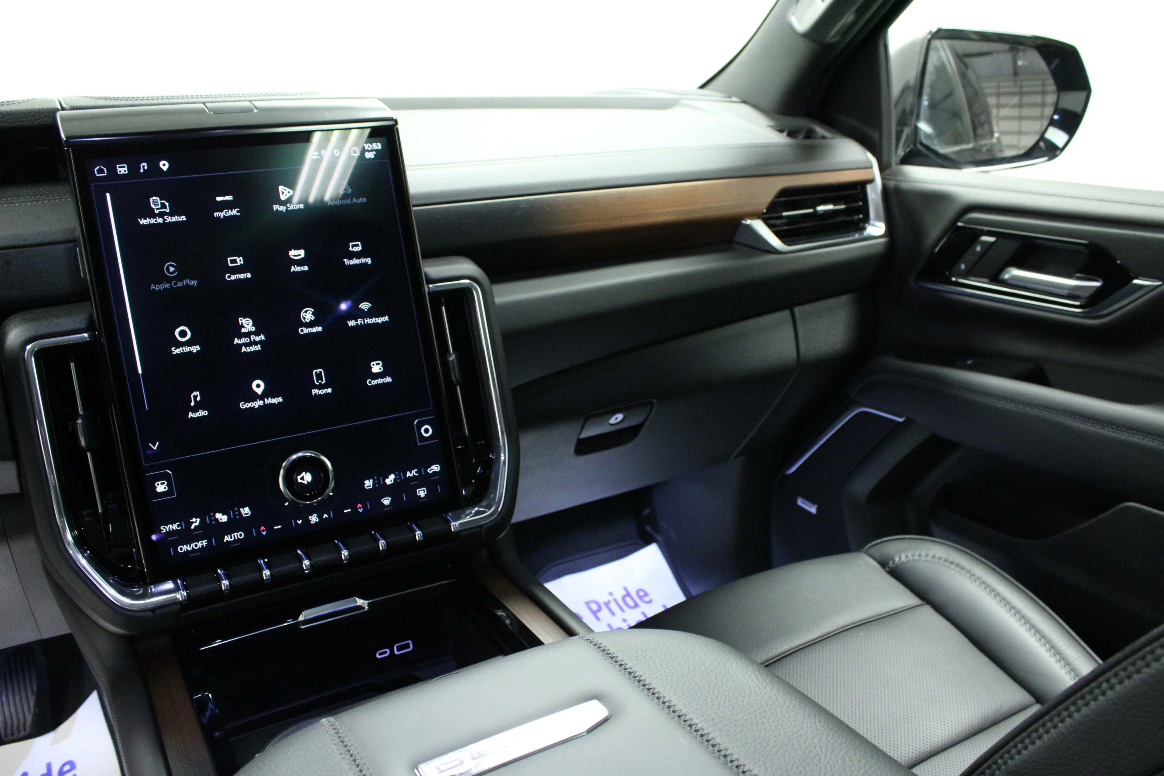Used 2025 Onyx Black GMC Denali image 21