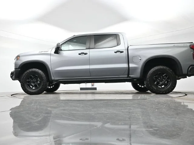 Used 2023 STERLING GRAY METALLIC Chevrolet ZR2 image 27
