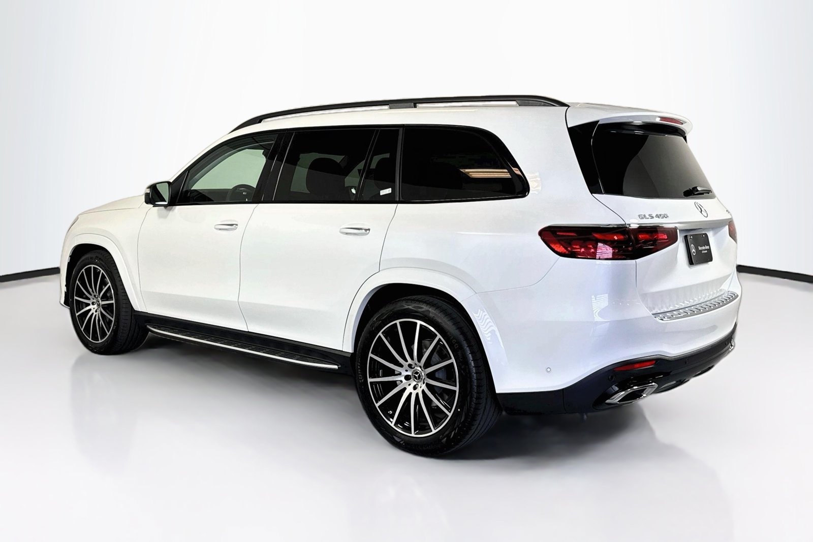 New 2026 MANUFAKTUR Moonlight White Metallic Mercedes-Benz GLS 450 image 7