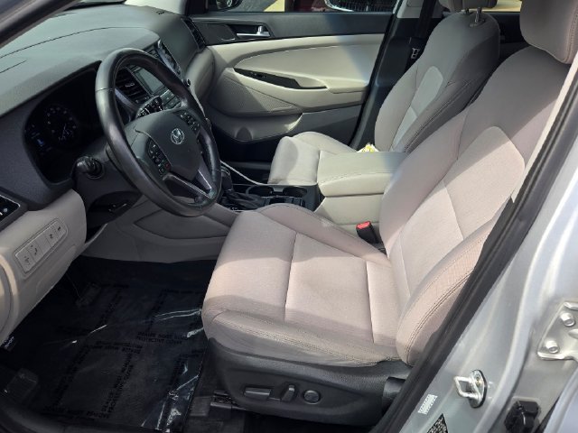 Used 2016 Silver Hyundai Sport image 19