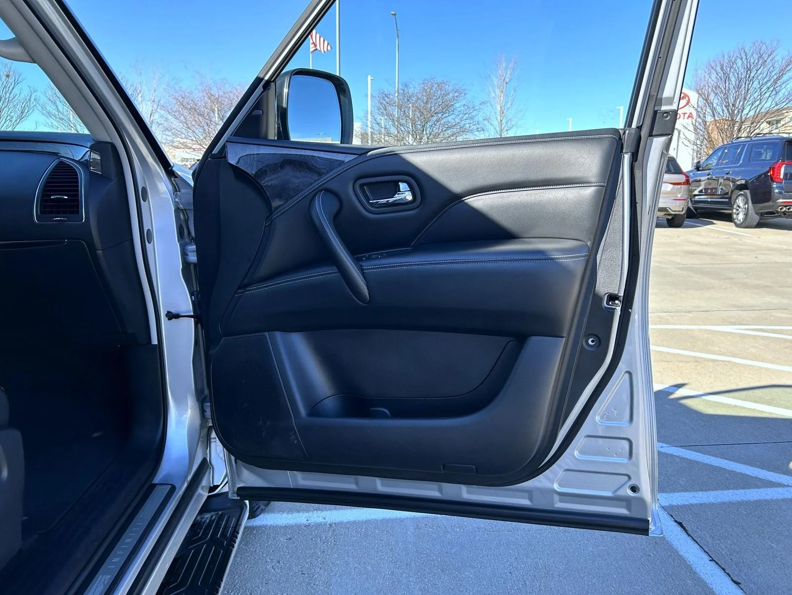 Used 2021 Silver INFINITI LUXE image 16