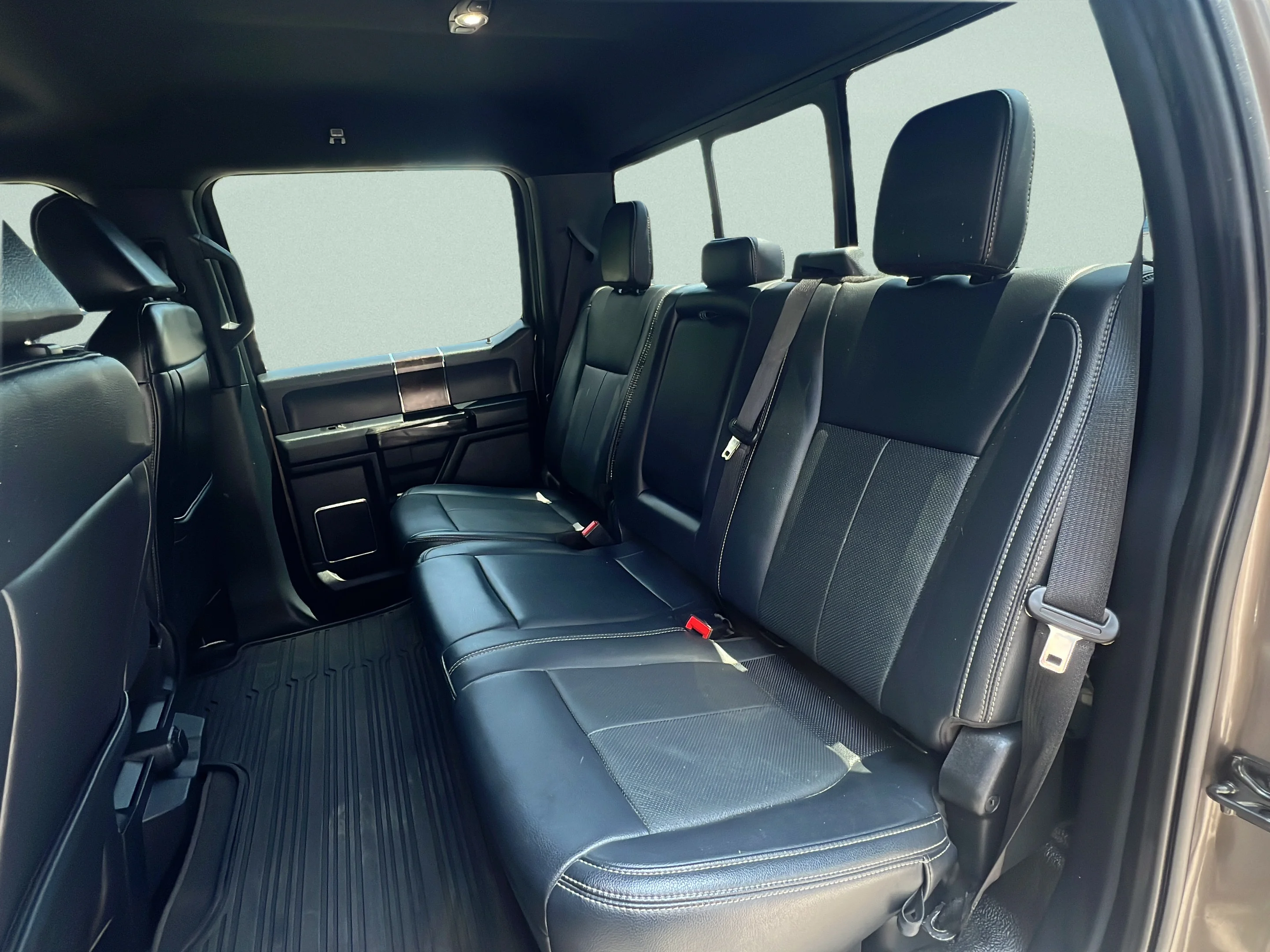 Used 2022 Stone Gray Metallic Ford LARIAT image 13