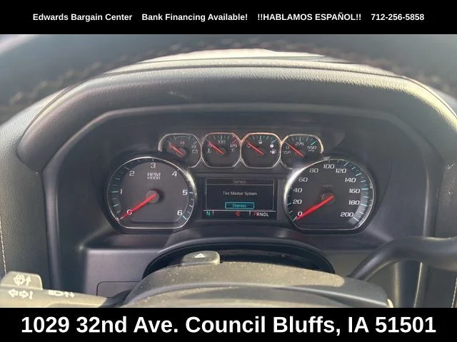Used 2017 White GMC SLE image 17