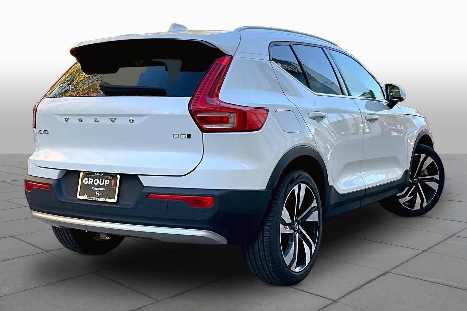 Used 2024 Crystal White Metallic Volvo Plus Bright Theme image 13
