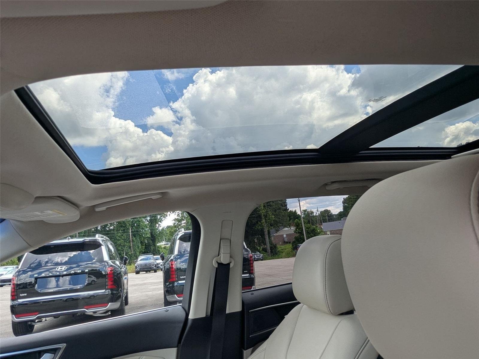 Used 2020 Star White Metallic Tri-Coat Ford Titanium image 22