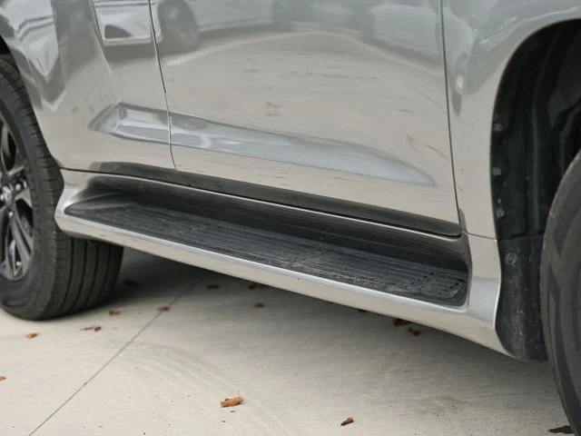 Used 2020 Silver Lexus 460 image 4