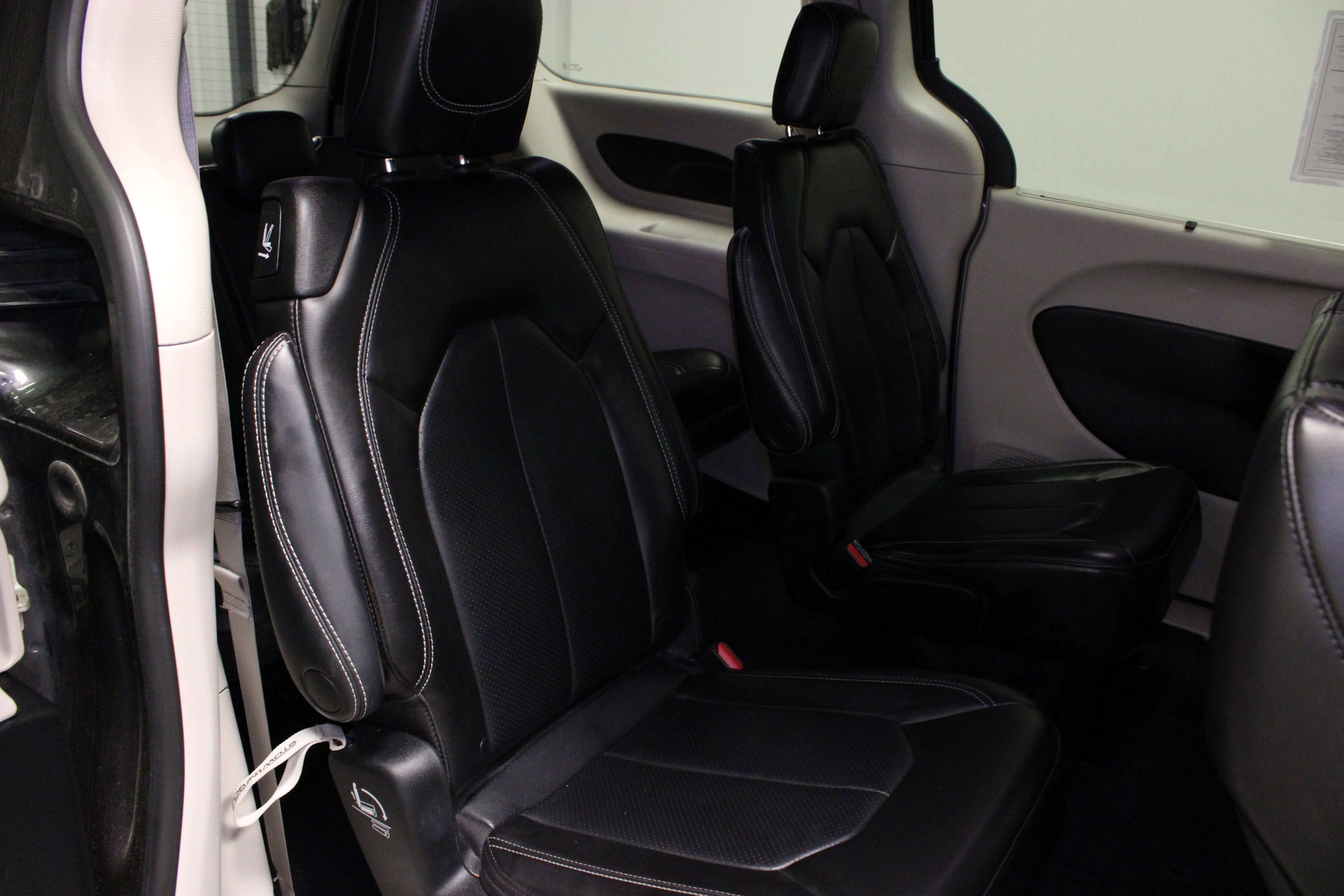 2023 Chrysler Pacifica Touring L - Photo 14