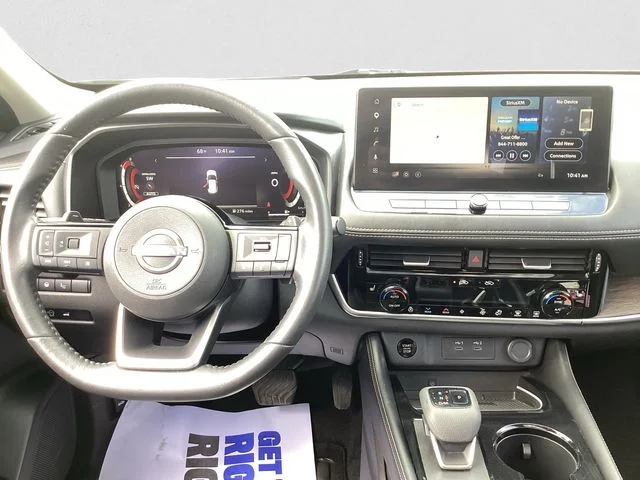 Used 2024 Champagne Silver Metallic Nissan Platinum image 10