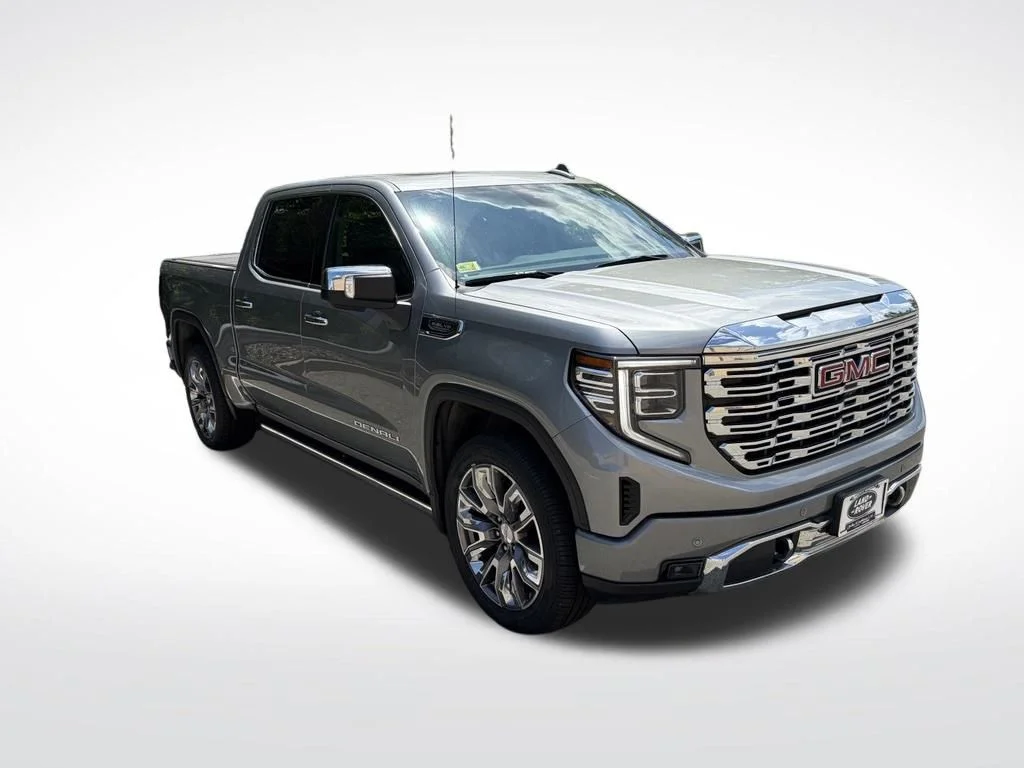 Used 2023 Silver GMC Denali image 3