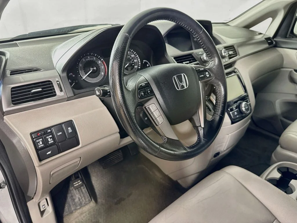 Used 2014 Silver Honda EX-L image 10