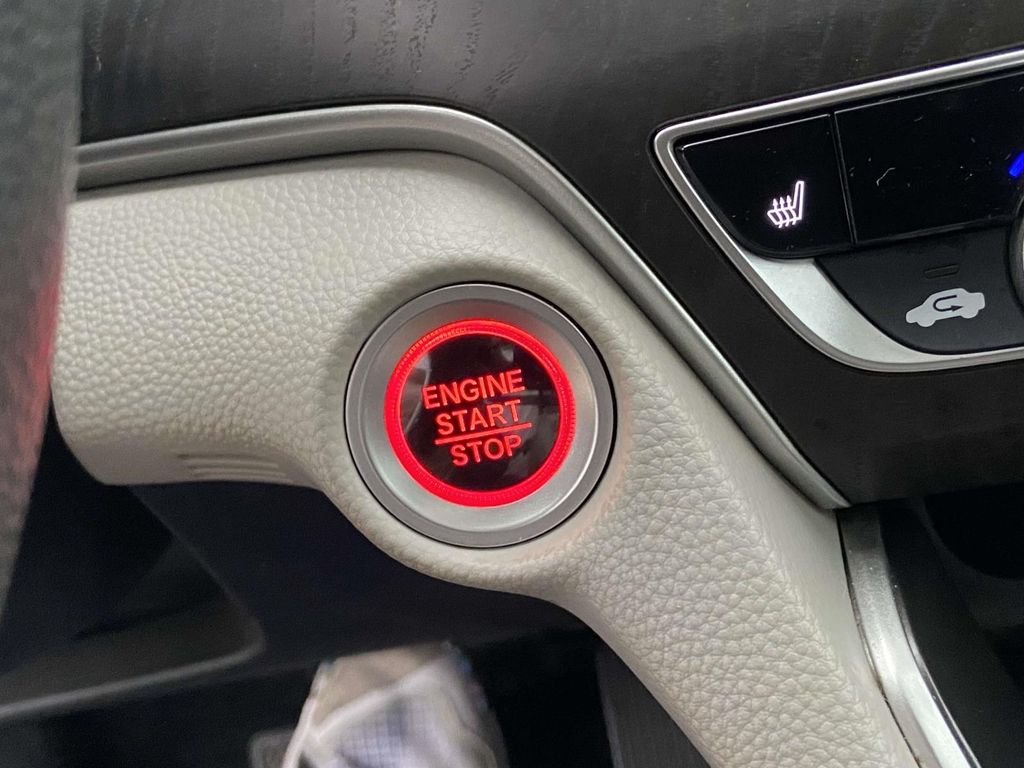 Used 2018  Honda EX image 27