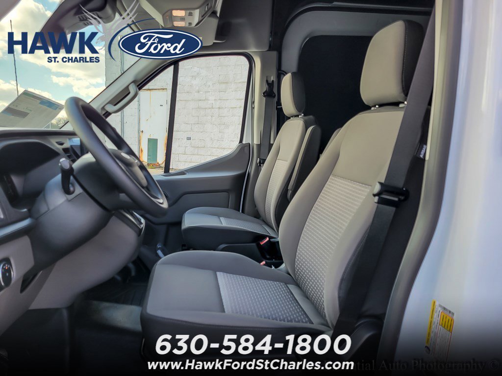 New 2026 Oxford White Ford Cargo Van image 8
