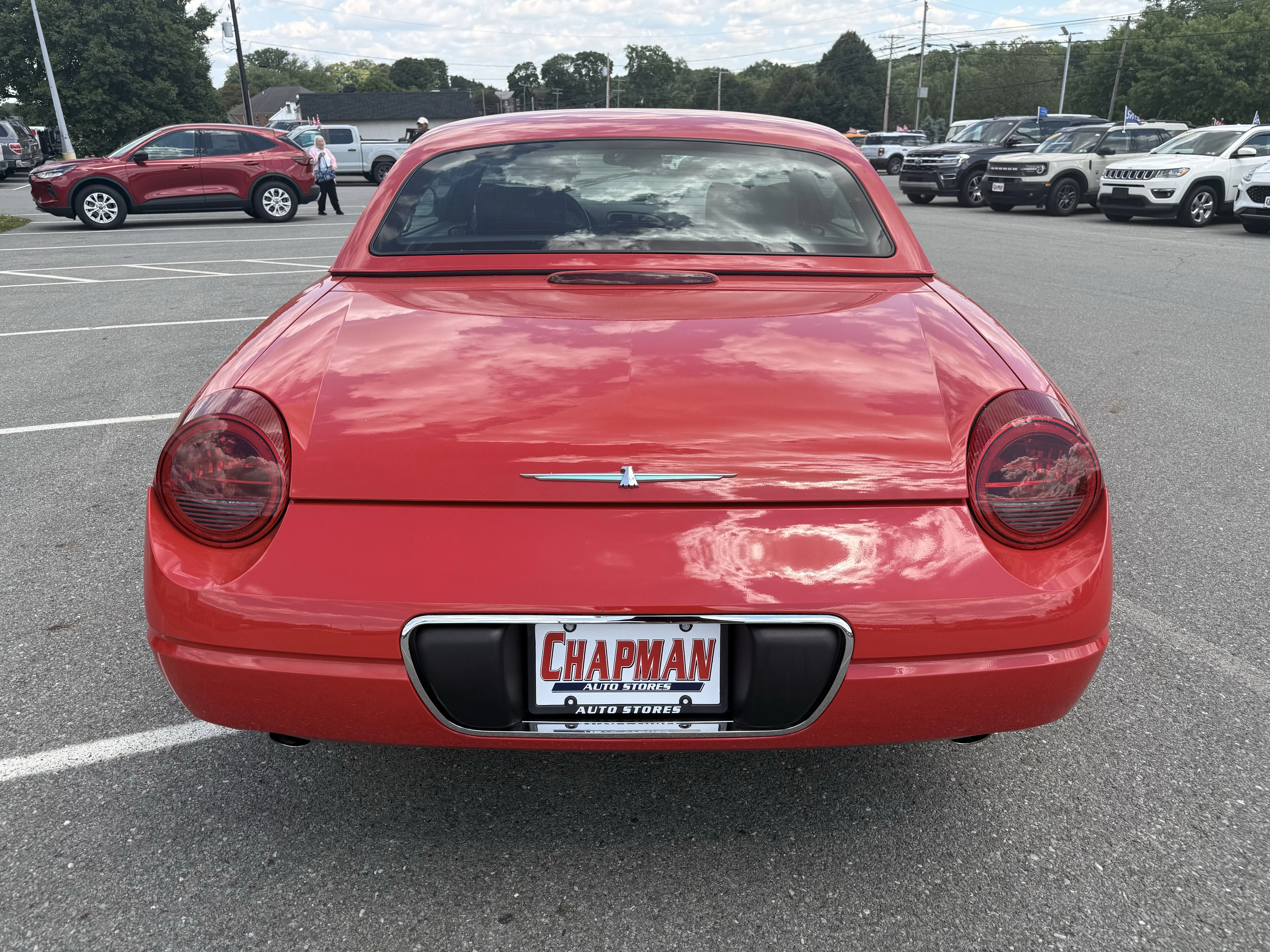 Used 2002 Red Ford Base image 7