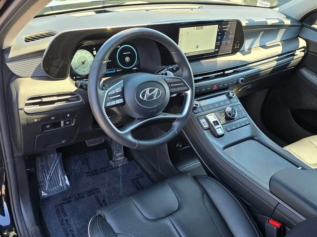 Used 2024 Abyss Black Hyundai Limited image 11
