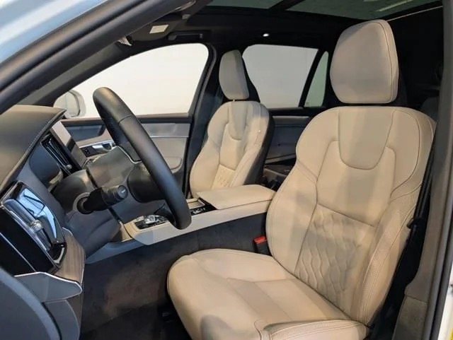 2026 Volvo XC90 Ultra - Photo 11