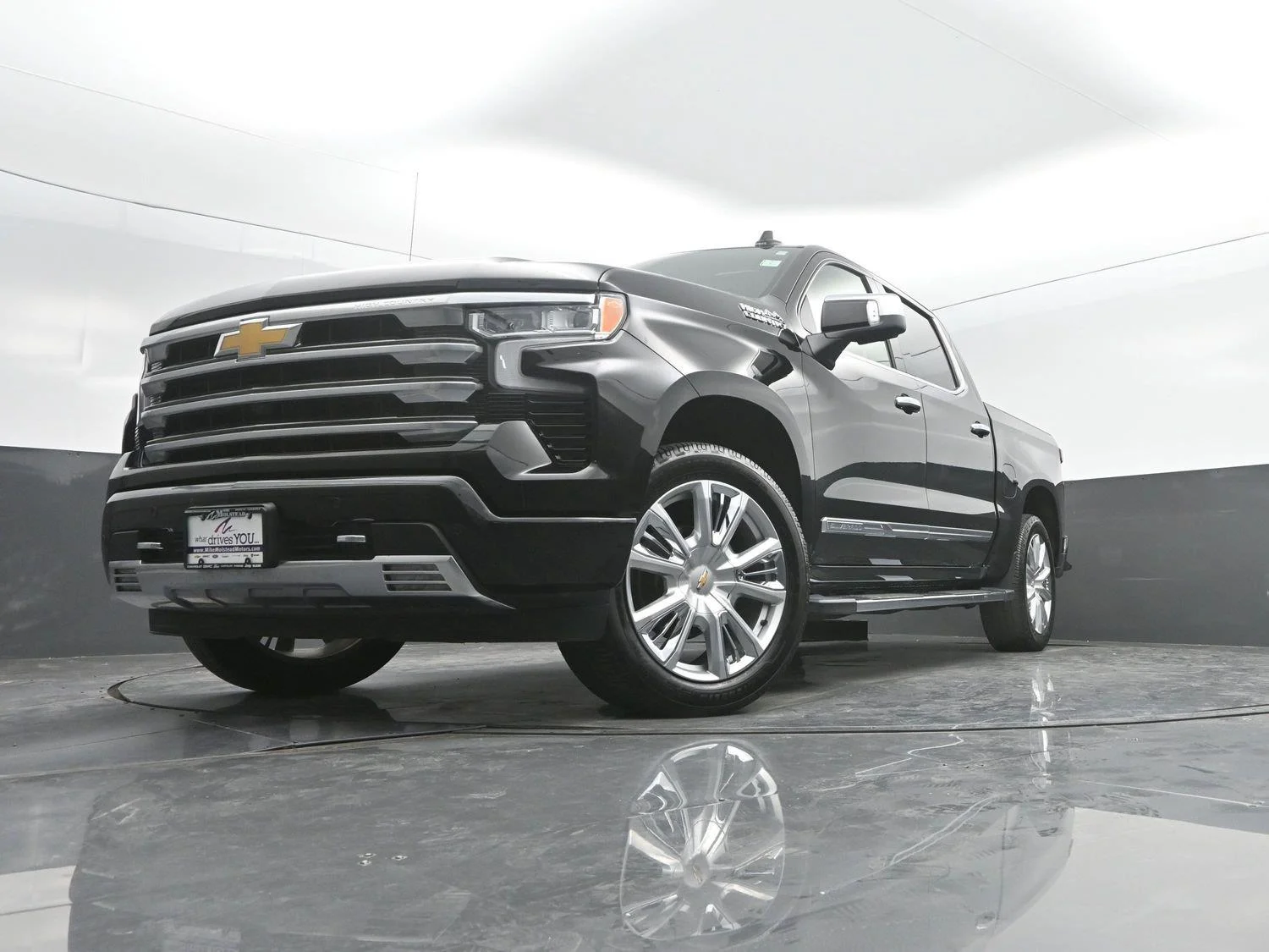 Used 2025 Black Chevrolet High Country image 51