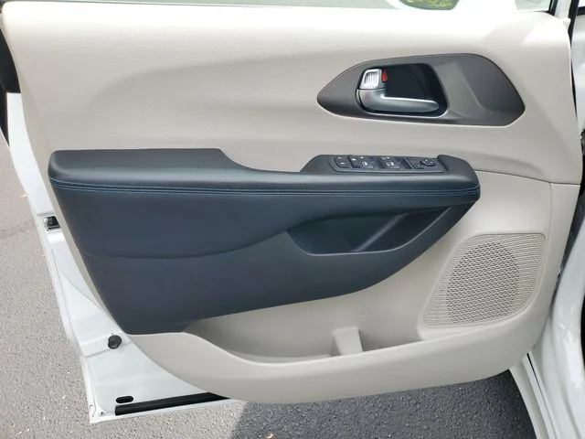 Used 2021 White Chrysler Touring image 8