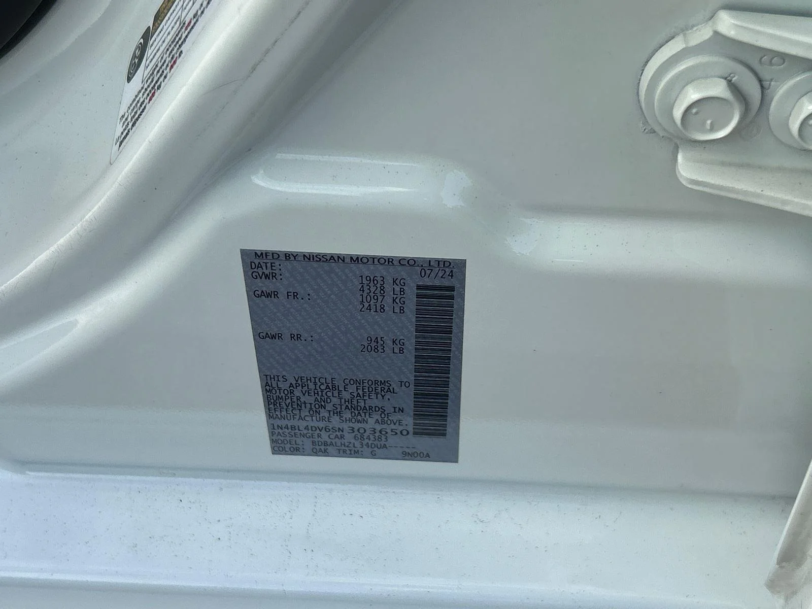 Used 2025 Glacier White Nissan SV image 14