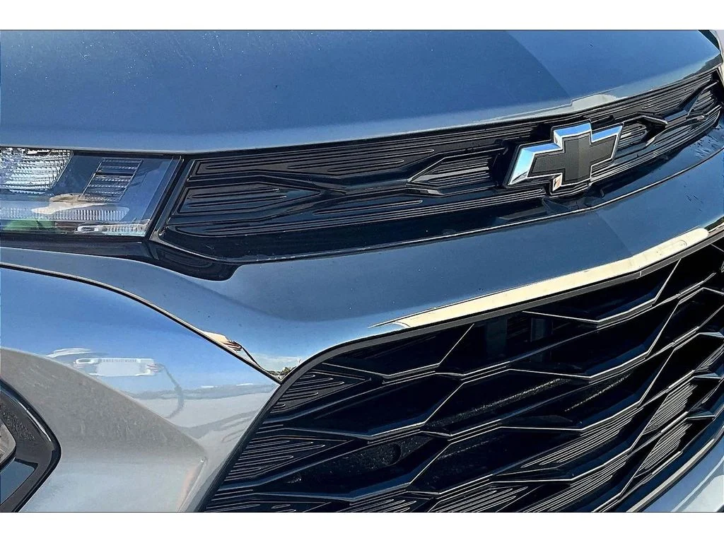 Used 2021 SATIN STEEL METALLIC Chevrolet RS image 20
