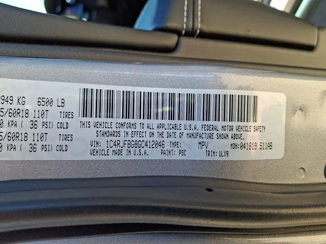 Used 2016 Silver Jeep Limited image 27