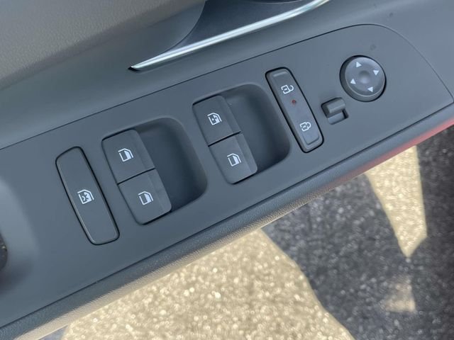 2025 Hyundai Elantra SEL - Photo 14