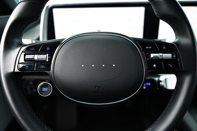 Used 2023 Onyx Black Hyundai SE image 30