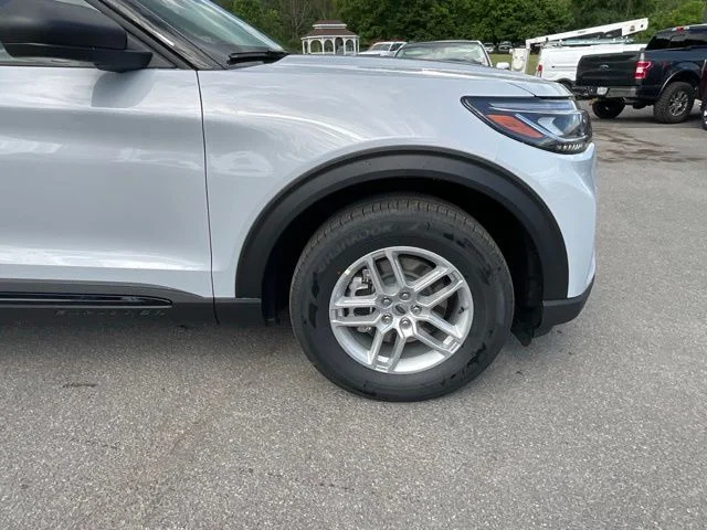 New 2026 Space White Metallic Ford Active image 25