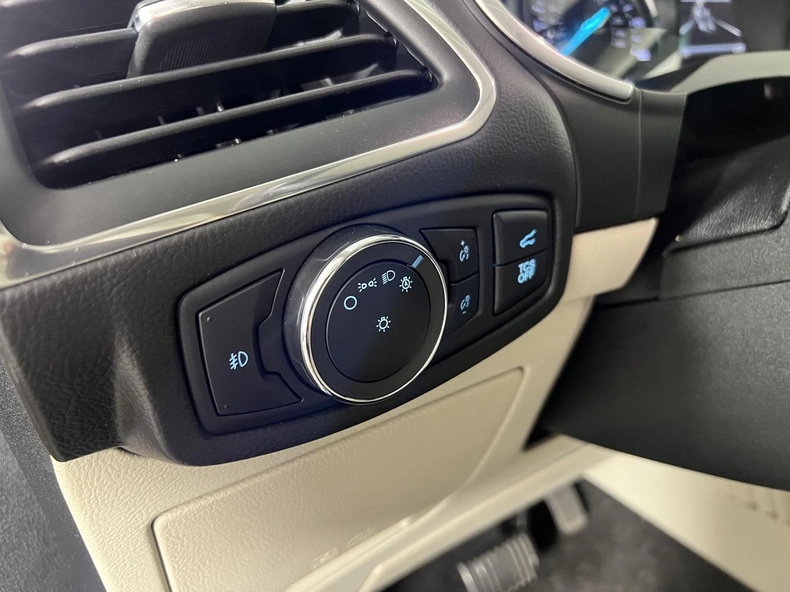 Used 2020 Dark Persian Green Ford Titanium image 15