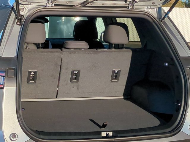 2027 Chevrolet Equinox LT - Photo 27