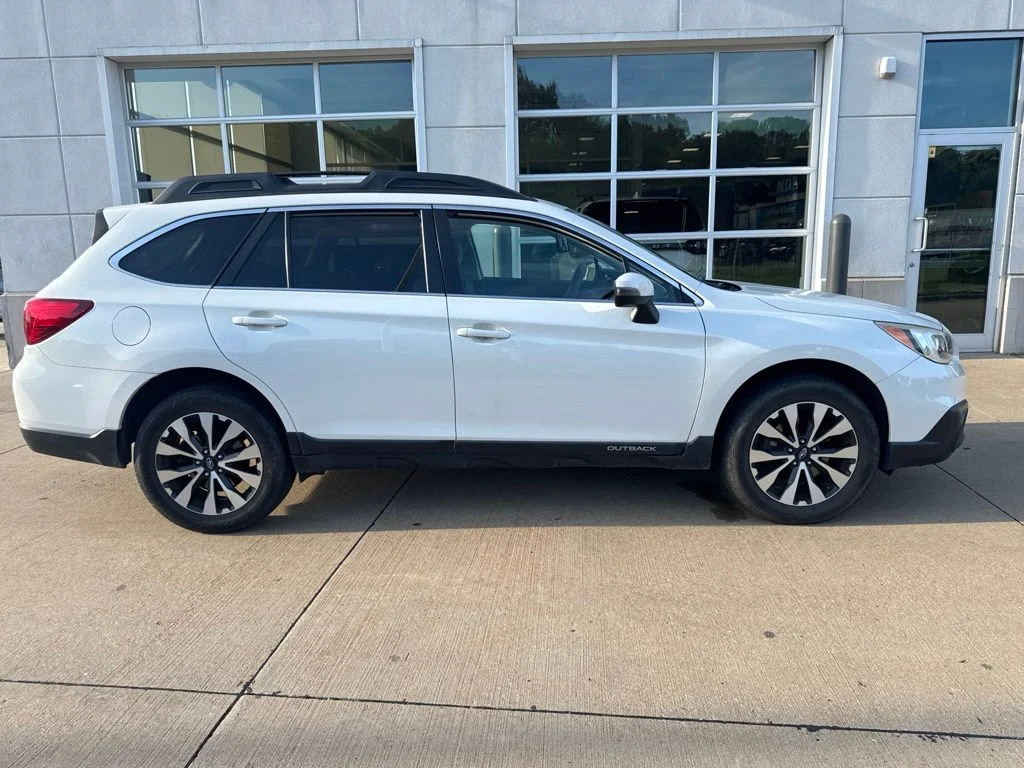 Used 2015 White Subaru 2.5i image 6