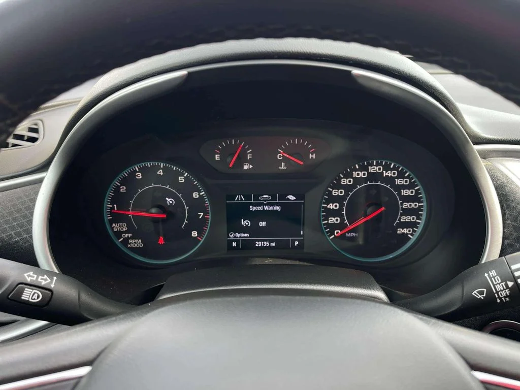 Used 2024 Summit White Chevrolet LT image 17