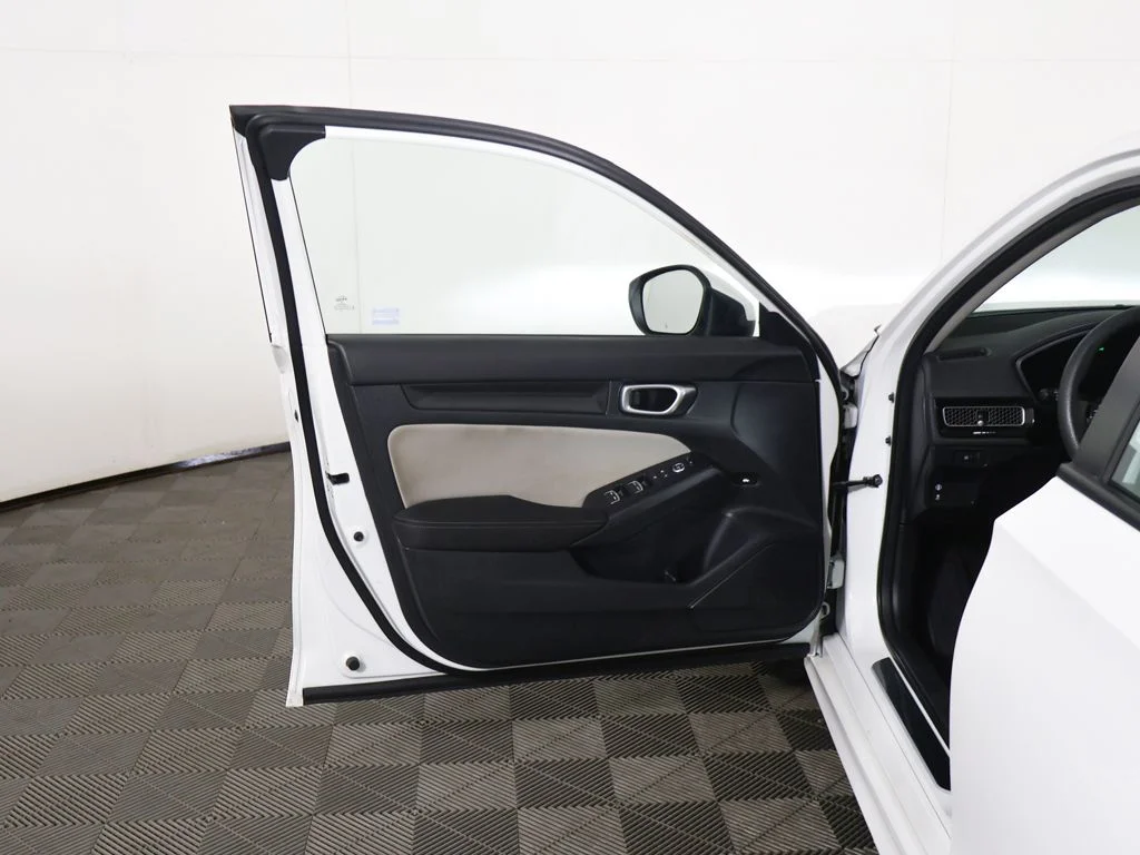Used 2023 White Honda LX image 15