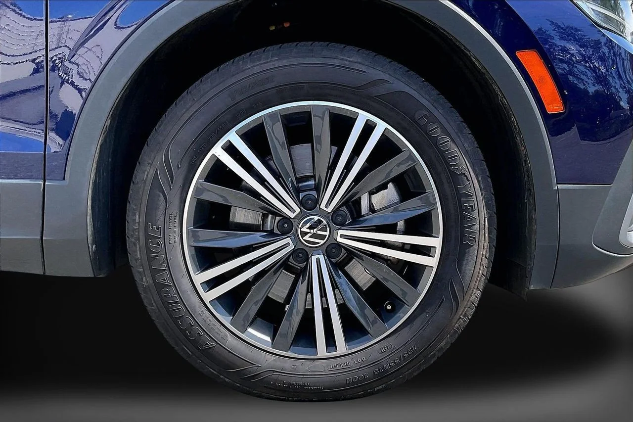 Used 2024  Volkswagen 2.0T Wolfsburg Edition image 34