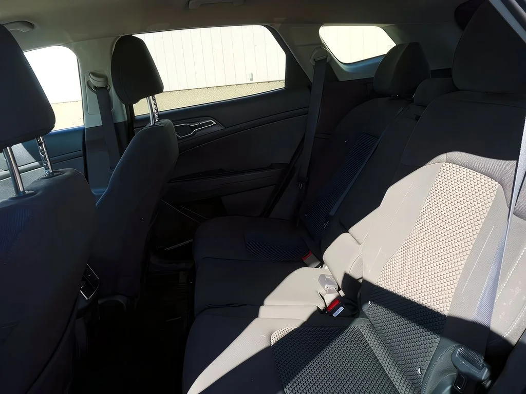 2023 Kia Sportage LX - Photo 32