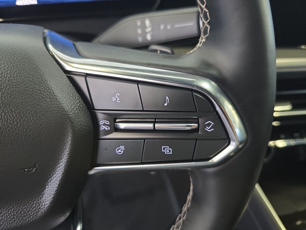 Used 2024 White Chevrolet LT image 20