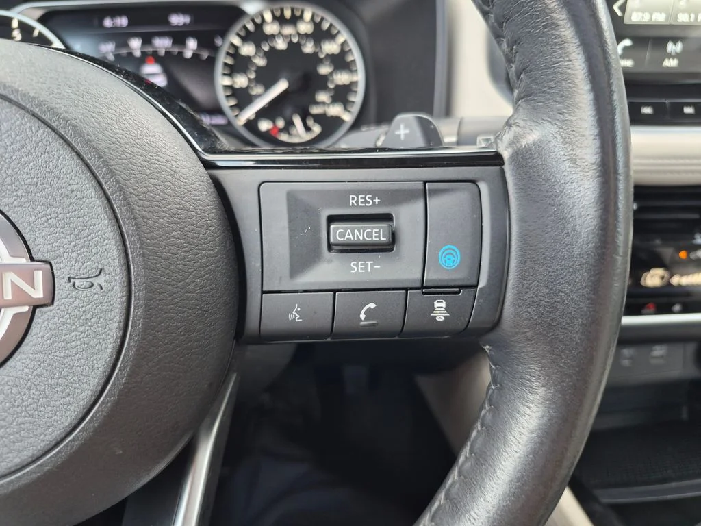Used 2023 White Nissan SL image 26
