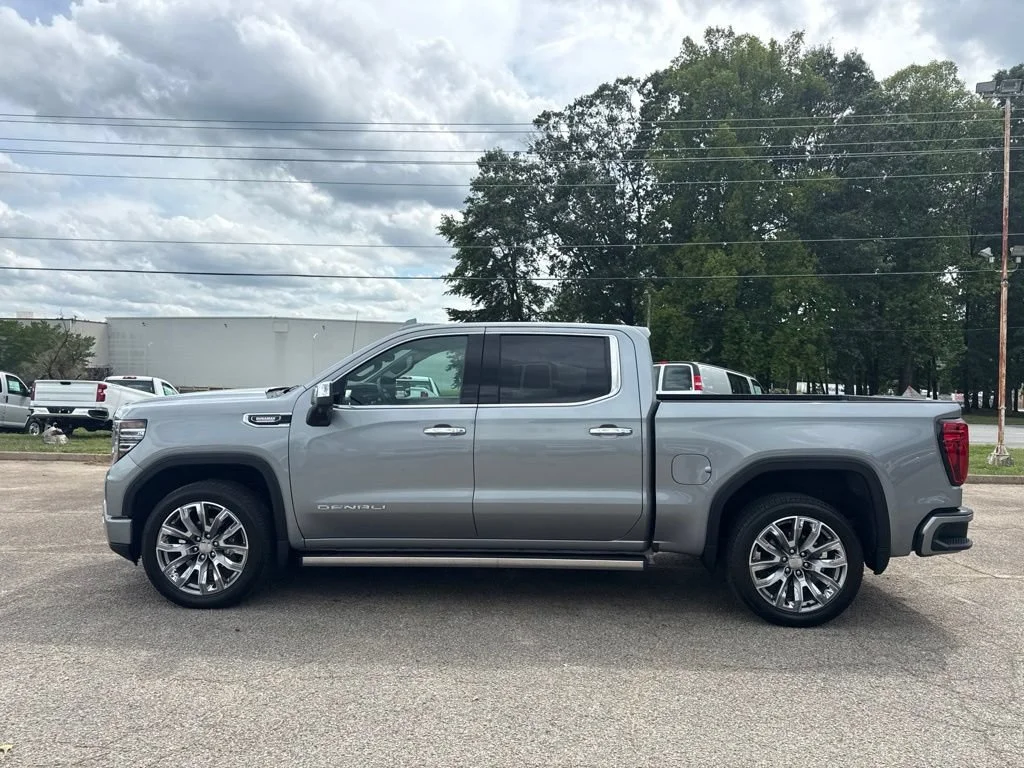 Used 2025 Sterling Metallic GMC Denali image 2