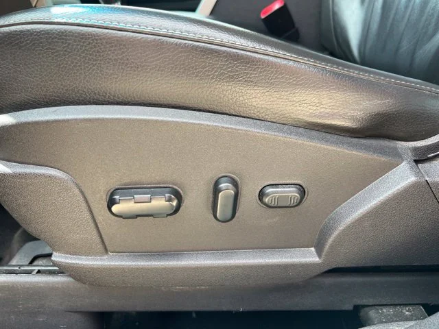 Used 2009 Silver Ford SEL image 10