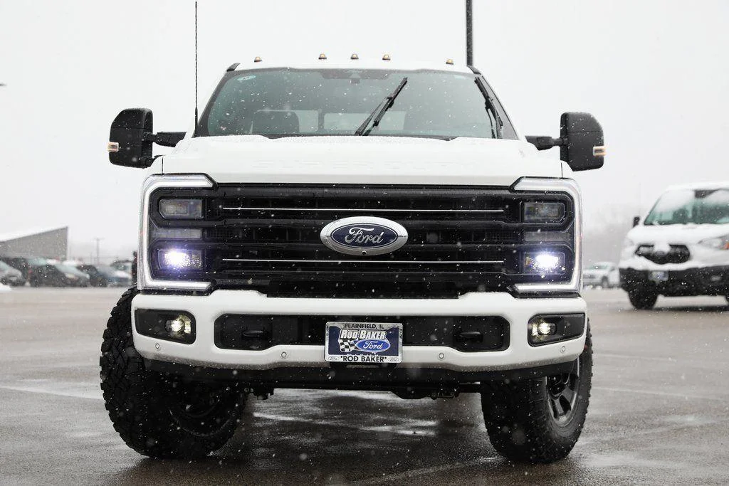 New 2026 Star White Metallic Tri-Coat Ford F-250® Platinum® image 2