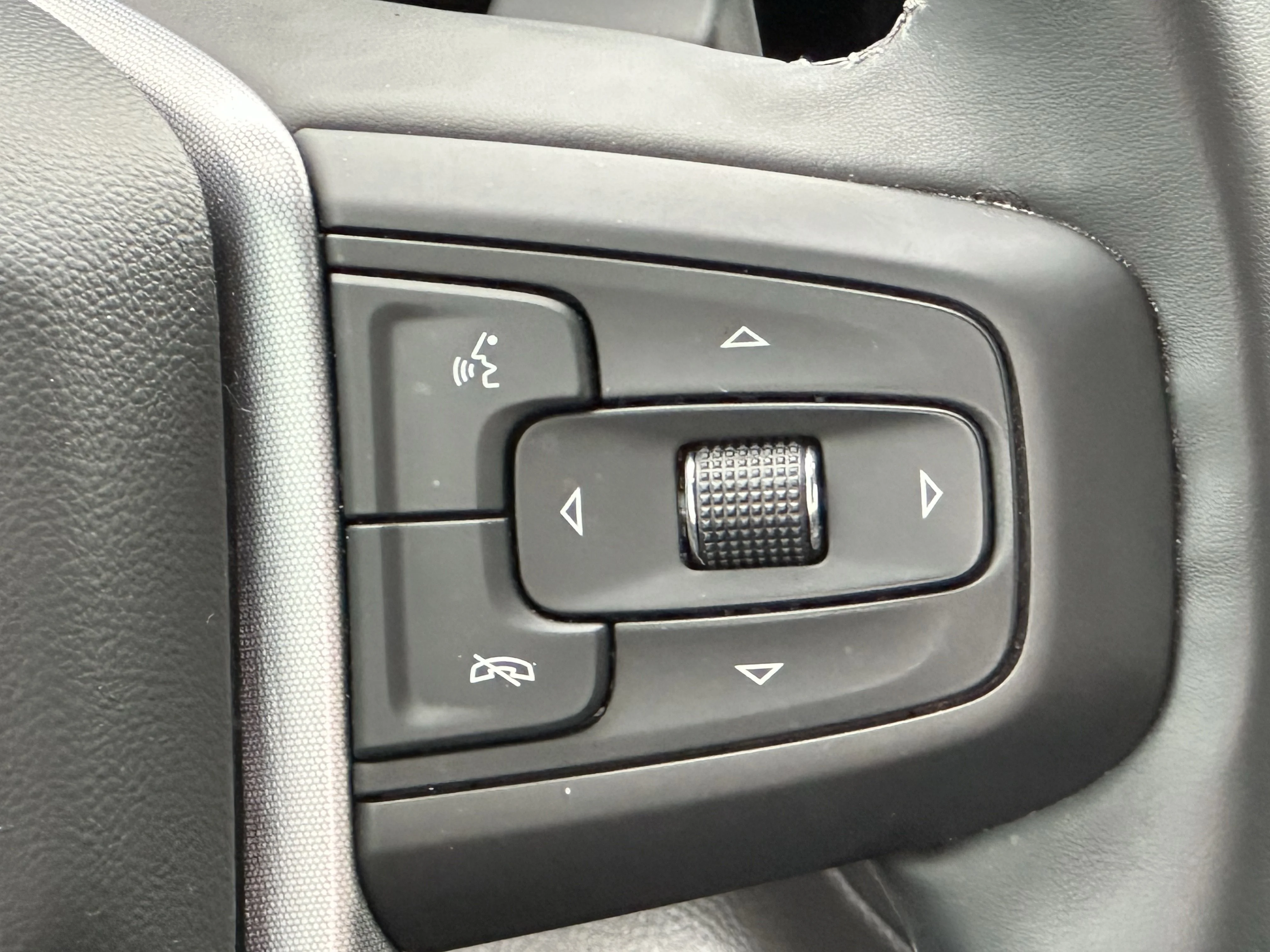 Certified Used 2025 White GMC Elevation image 14