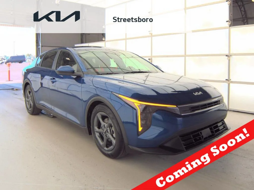 2025 Kia K4 LXS AT's photo
