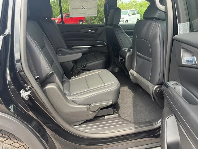 2027 Chevrolet Traverse LT - Photo 17
