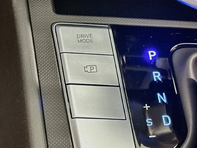 New 2026 Hyundai ELANTRA SE