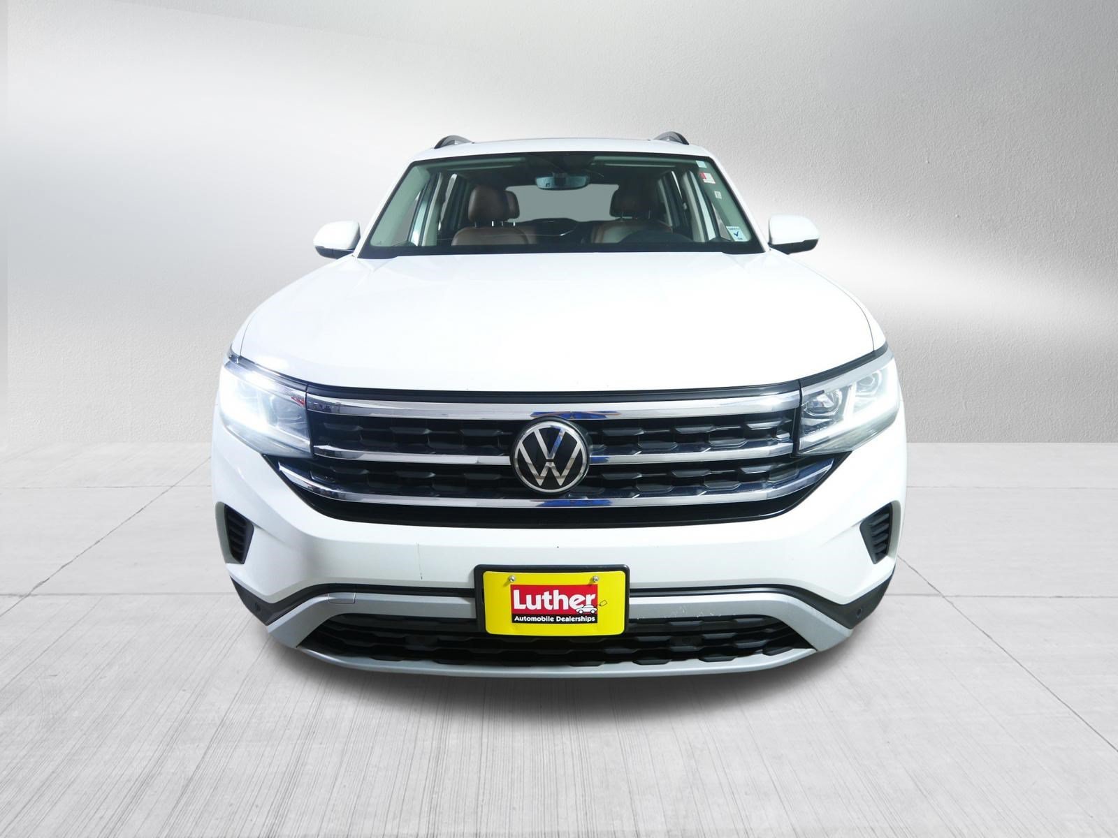 Used 2021 Volkswagen Atlas SE w/Tech with VIN 1V2KR2CAXMC611400 for sale in Brooklyn Center, MN