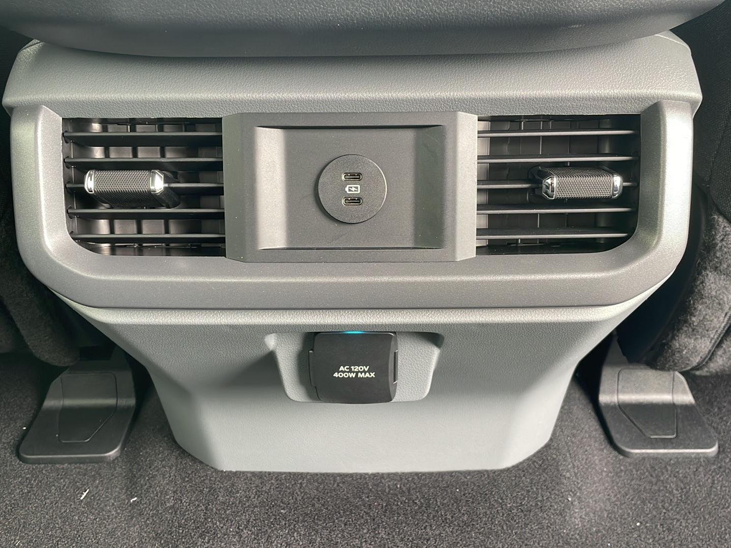 New 2026 Carbonized Gray Metallic Ford XLT image 30