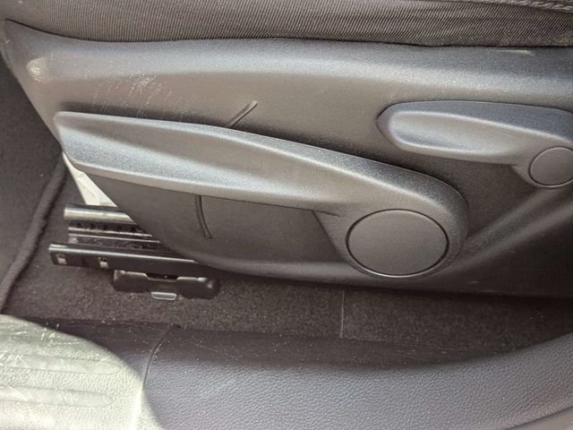 Used 2024  Jeep Latitude image 20