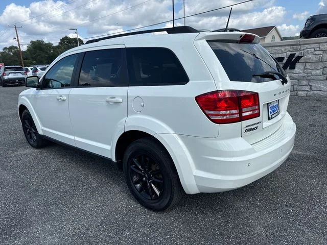 Used 2020 Vice White Dodge SE image 4