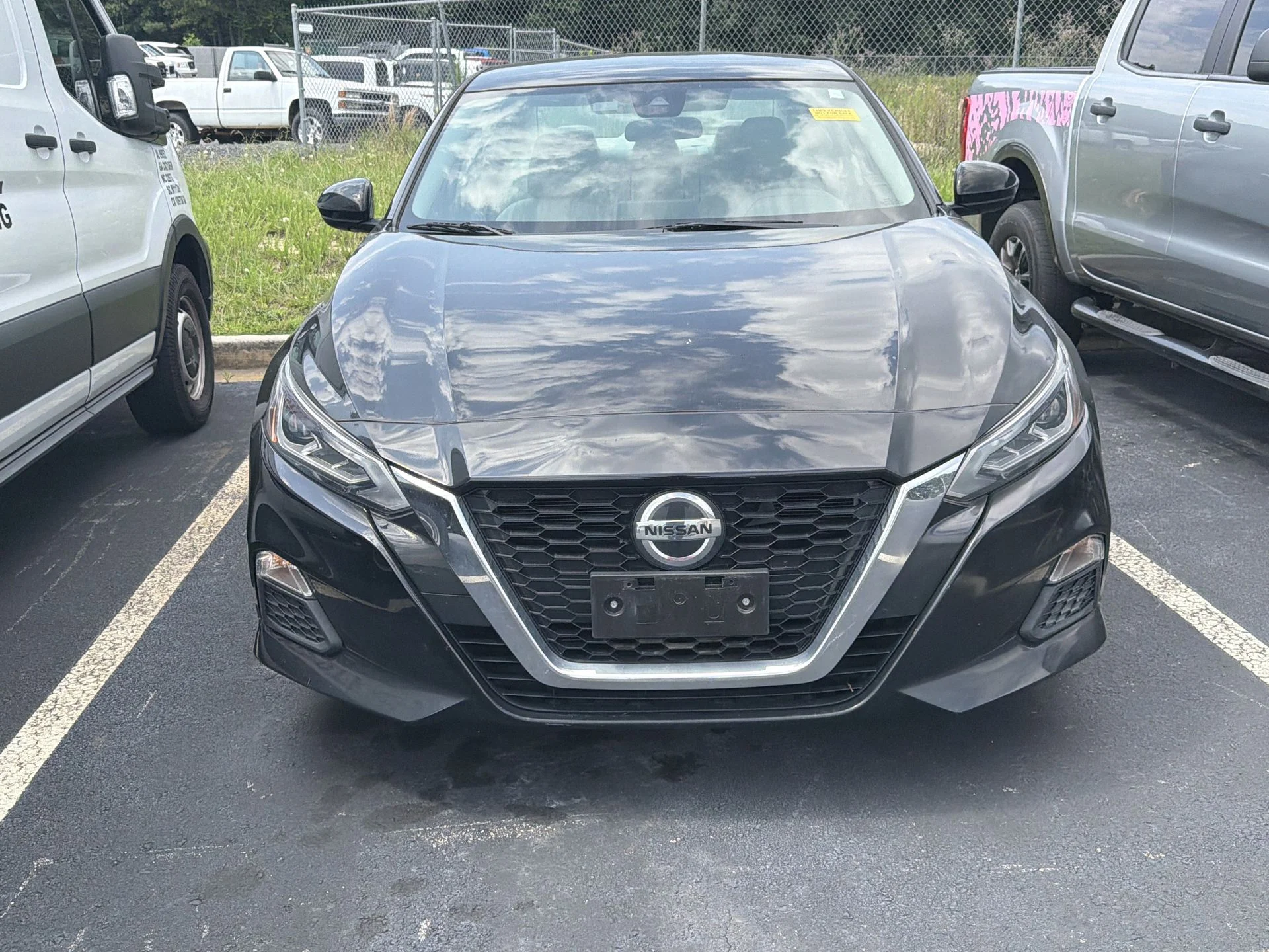 Certified Used 2022 Black Nissan 2.5 SV image 2