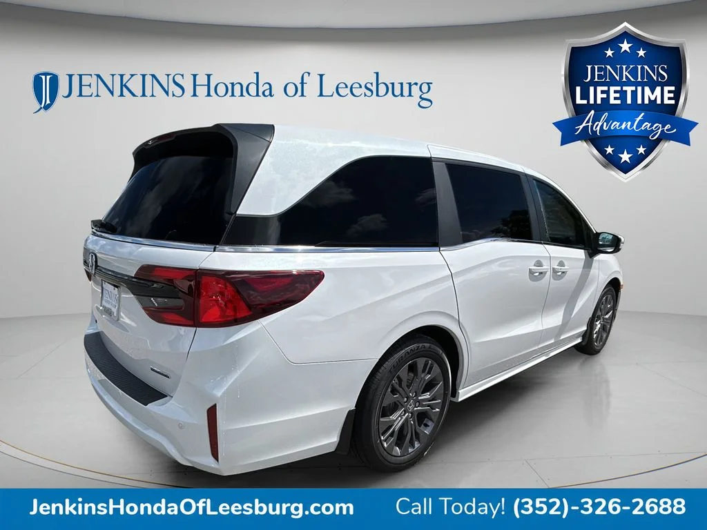 New 2027 Platinum White Pearl Honda Touring image 4